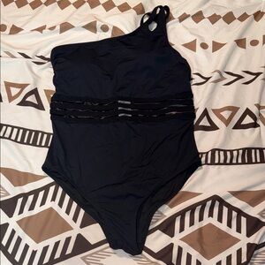 Black One-Shoulder Women’s Swimsuit